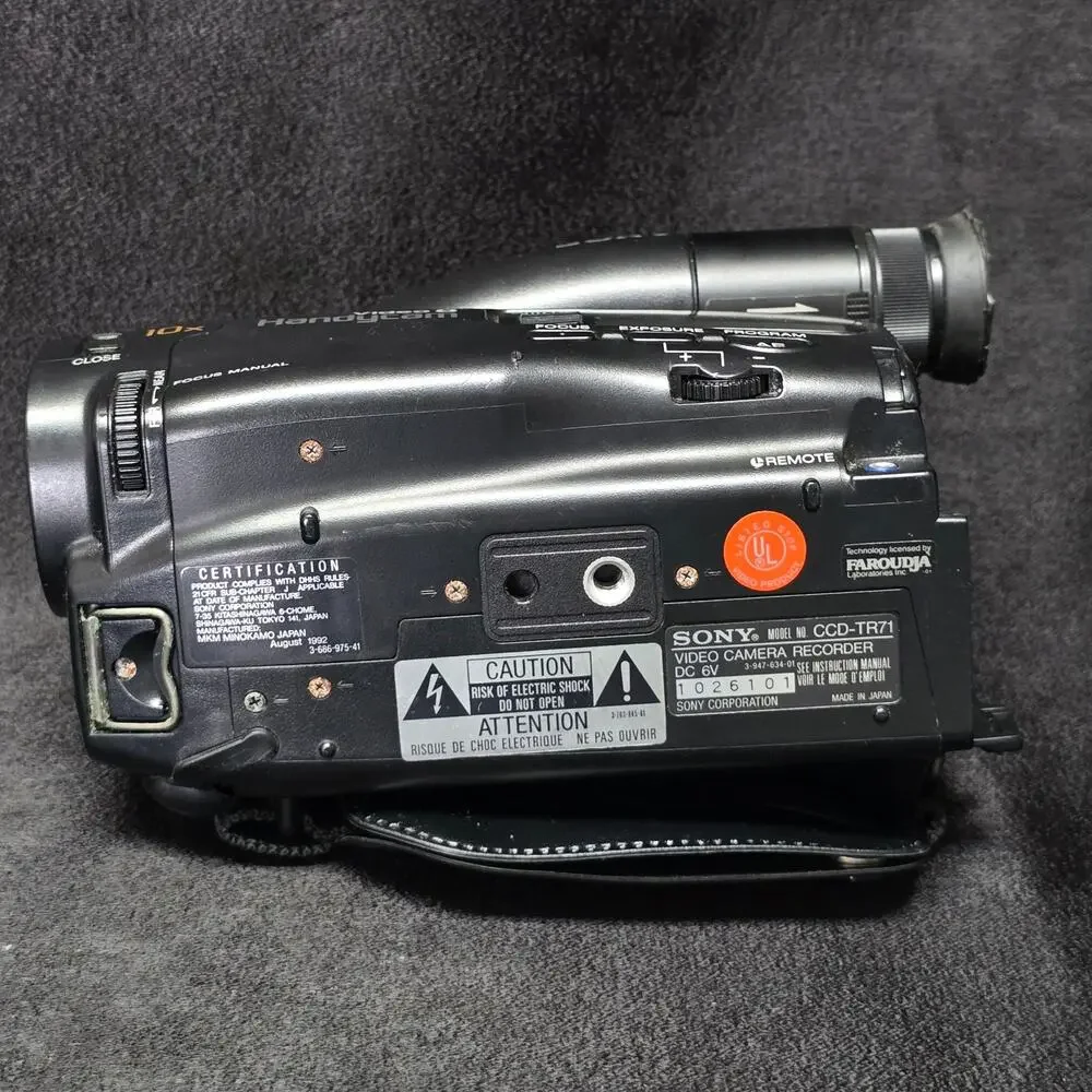 SONY Video Camera Recorder CCD-TRV91 Camcorder Charger Batteries & Videotape